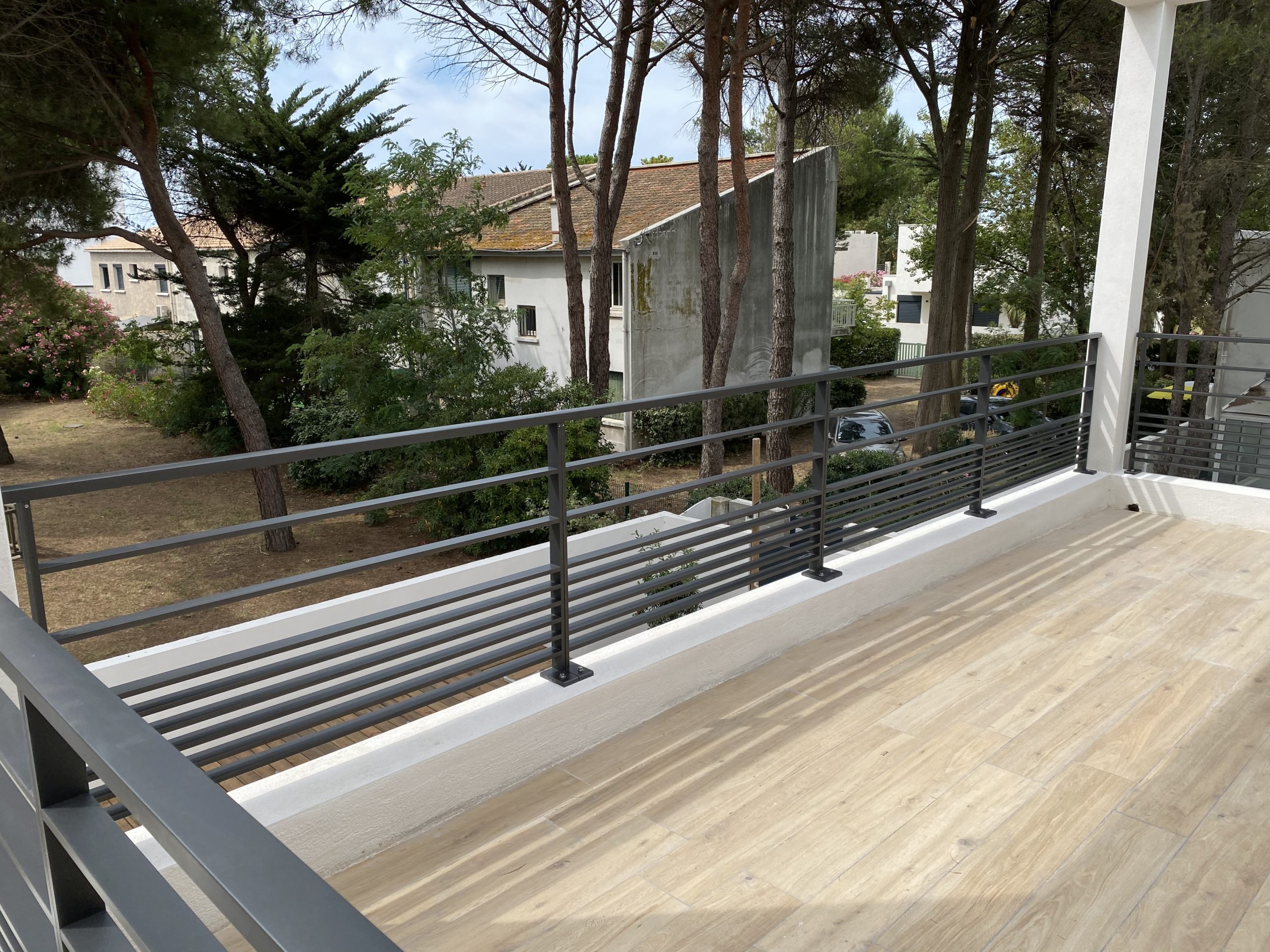  Balustrade  en aluminium  thermolaqu  d une terrasse  