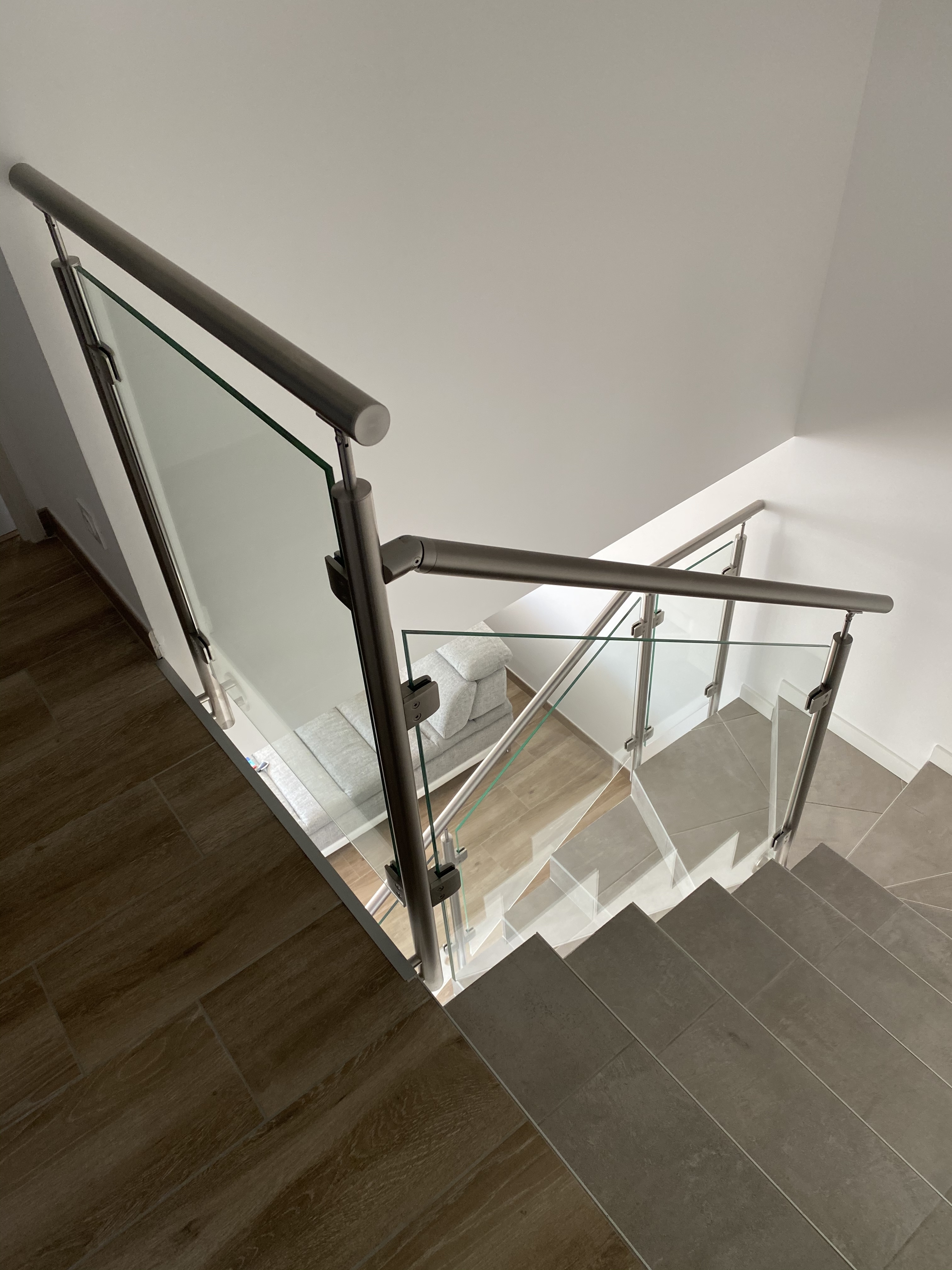 Garde corps sur un palier d'arrivé et un escalier dans une maison individuelle