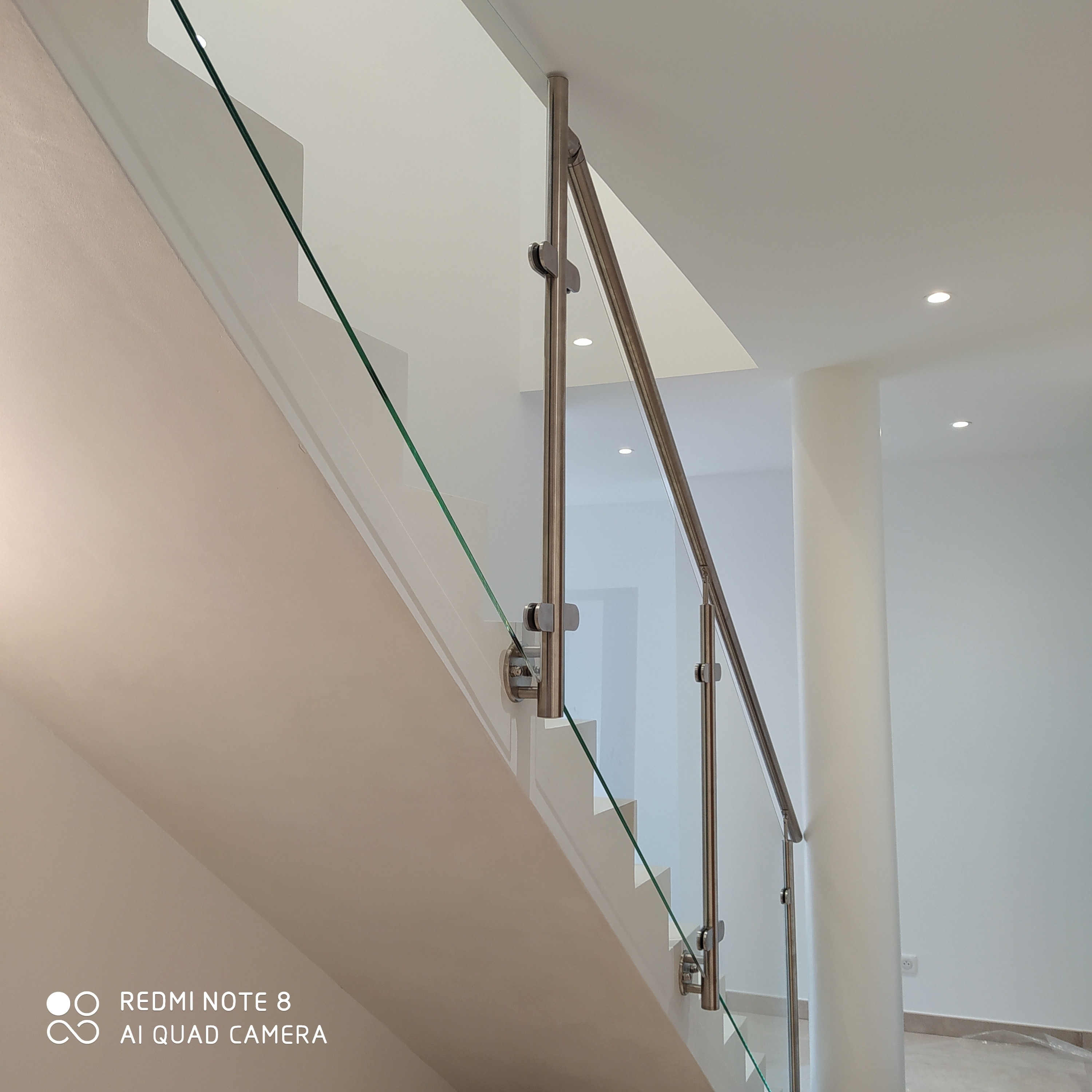 Garde corps avec poteau en inox
