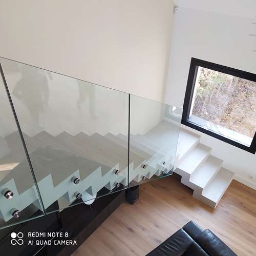 mise en sécurité d'un escalier avec garde corps en verre