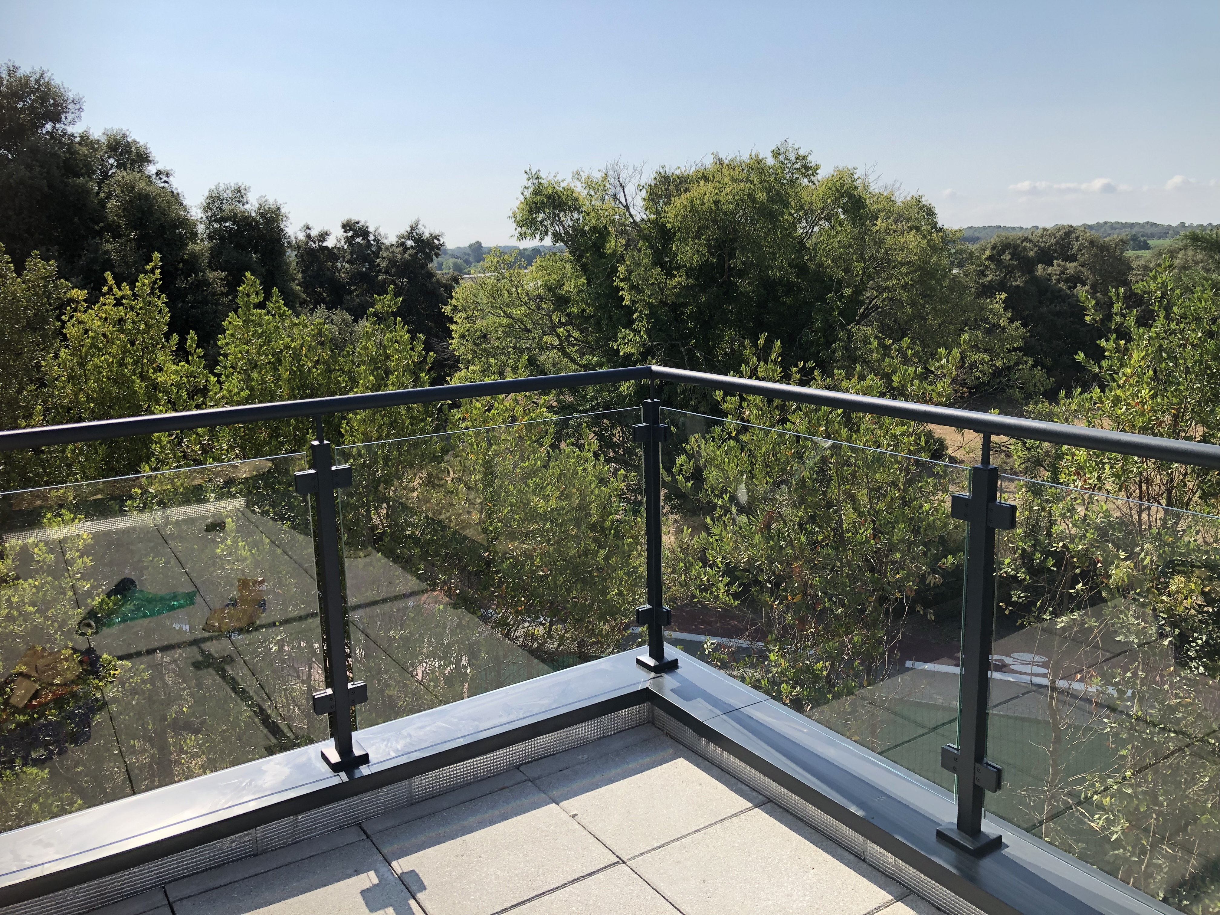 Garde-corps iconique mis en place dans un balcon, en région Occitanie.