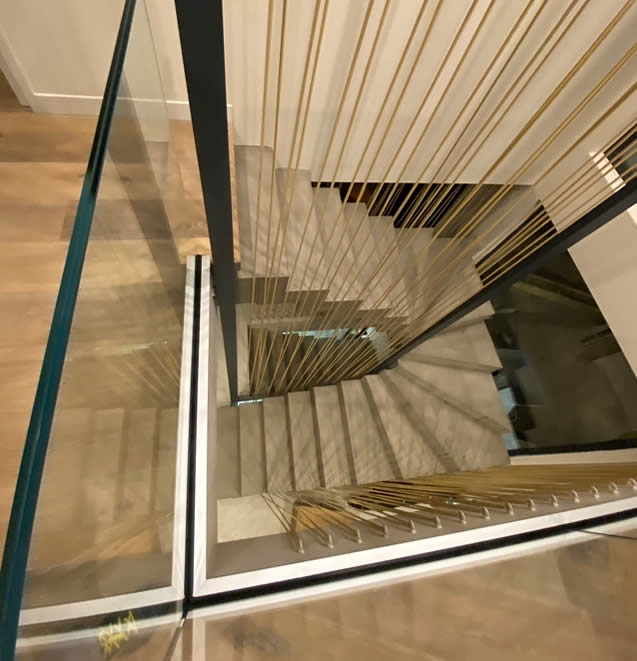 garde-corps avec  élément décoratif sur un escalier